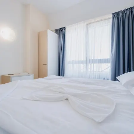 With Panoramic Sea View - Floor Lägenhet Golden Sands